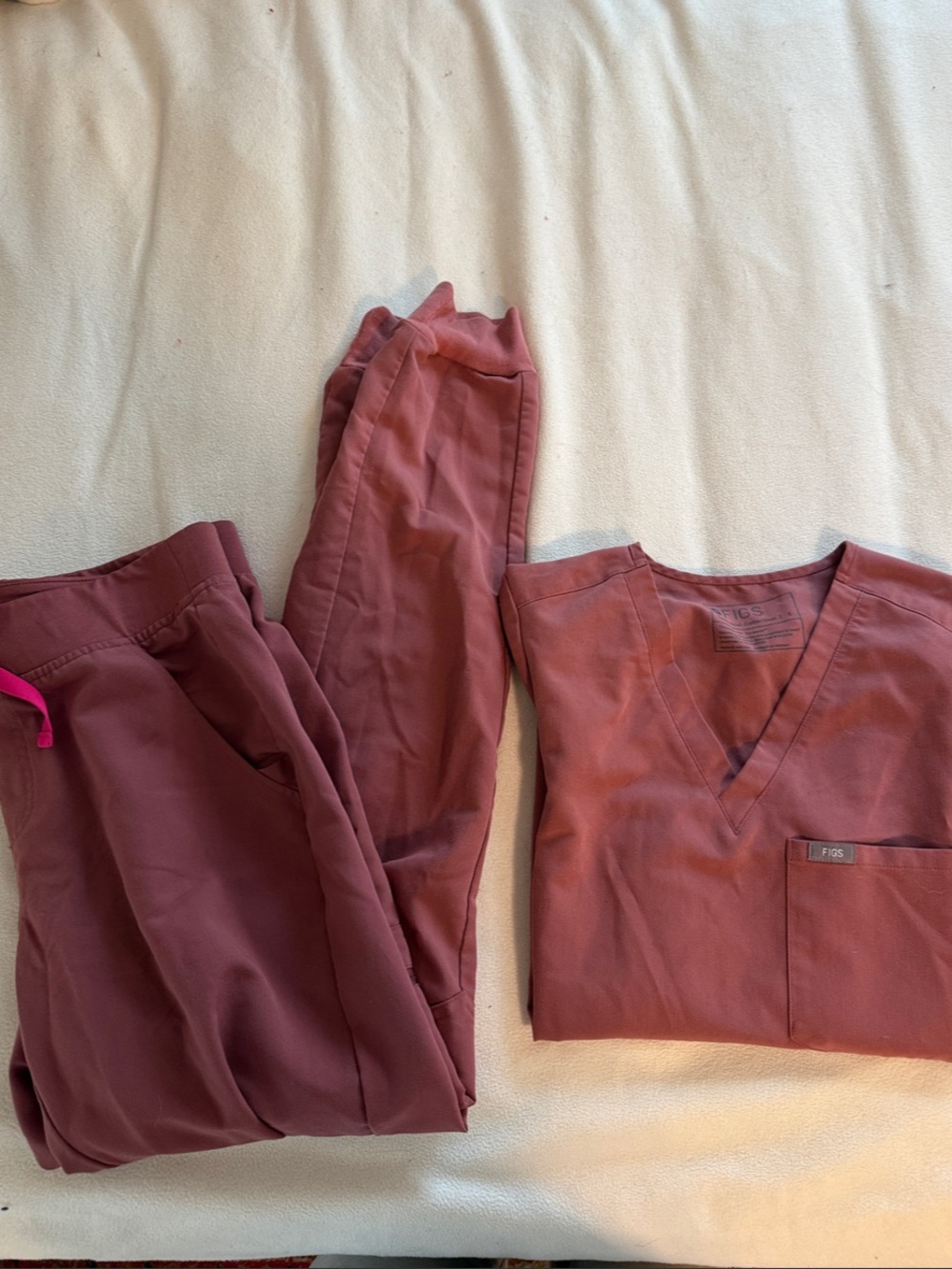 Fig mauve pink scrub set